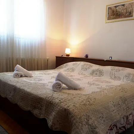 Apartman Tedi Lägenhet